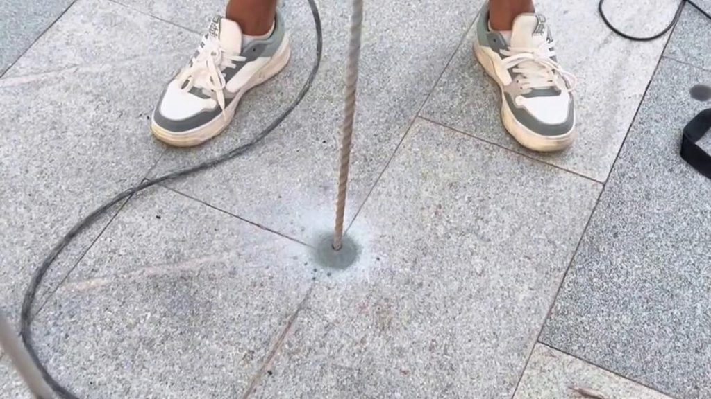 无锡梅雨季墙面渗水，先检测还是先做防水？